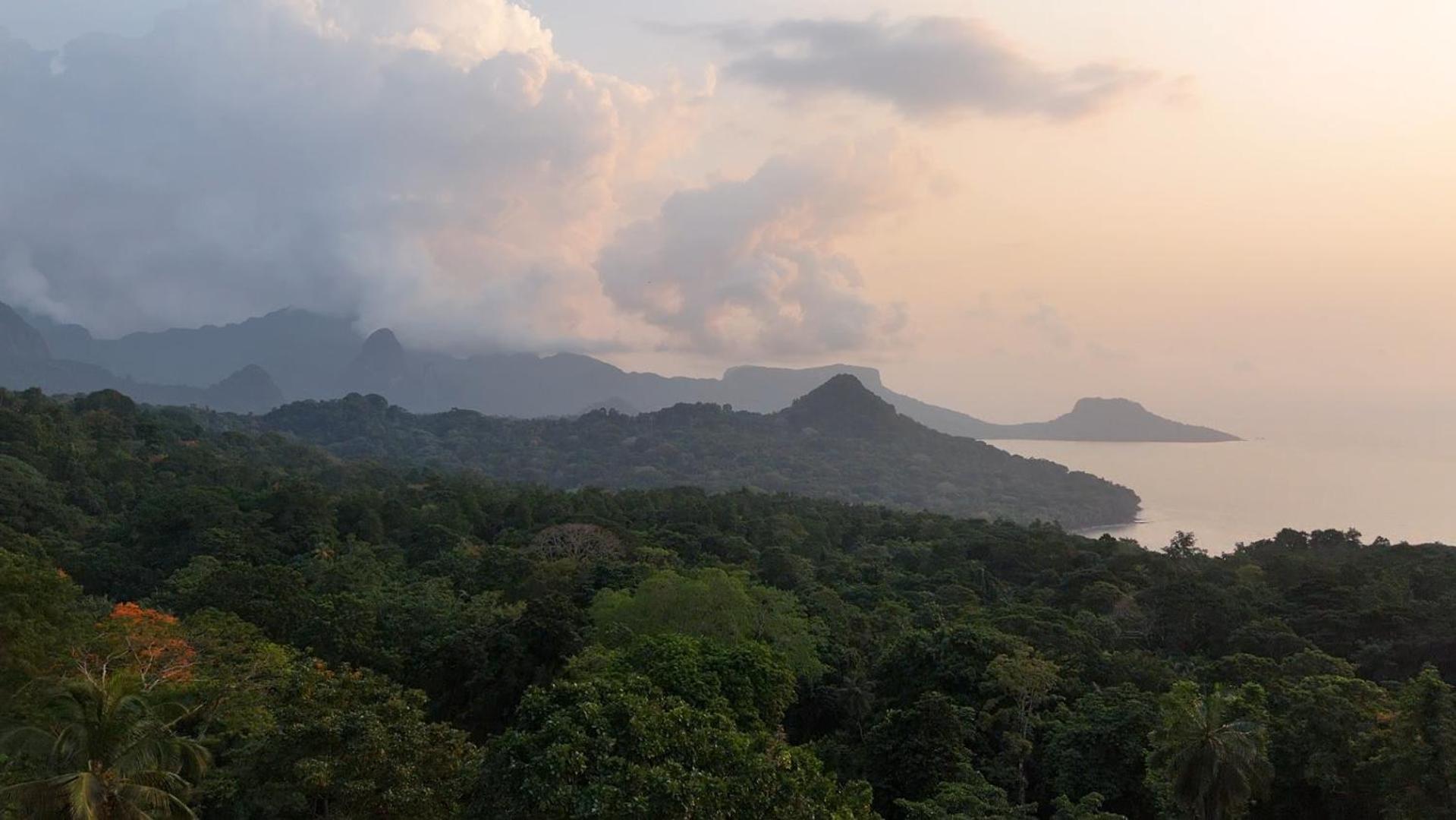 World'S View Wild Camping Salaszoi, Principe Island Santo António Kültér fotó